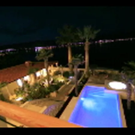 Mirjana - Exclusive Beachfront 6 Bedroom With Pool * 트로기르